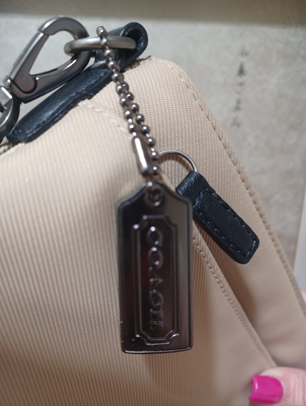 Coach Mercer Beige Shoulder Bag with Black Handle - Picture 8 of 9